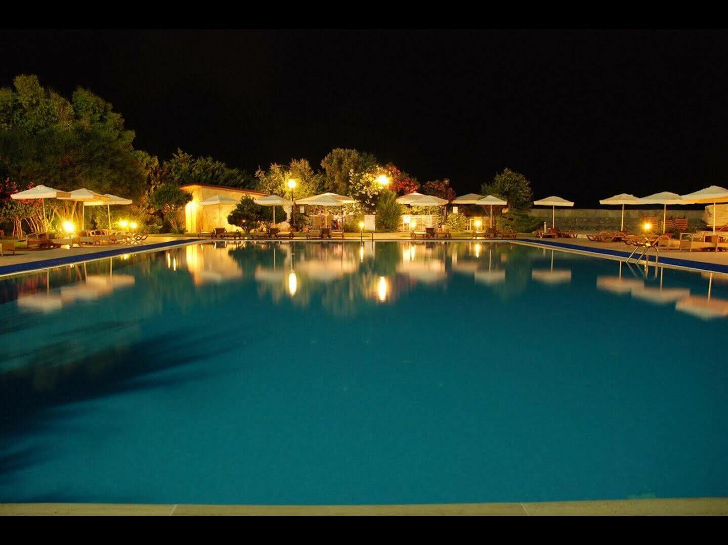 Babaylon Hotel Чесме Екстериор снимка